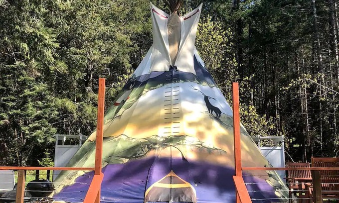 Leland Cabin | Luxury Tipi located in Wolf Creek, Oregon