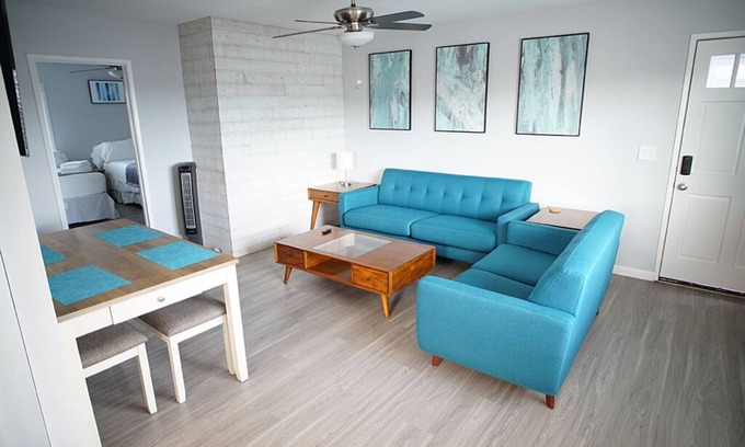 Mission Beach Apartment | Luxury Top Floor, 2 Bed #14 - 167 Steps to Mission Beach and Boardwalk.