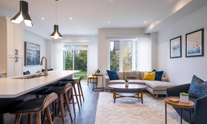 The Blue Mountains House | Luxury Townhome - Private Patio/Shuttle to Blue