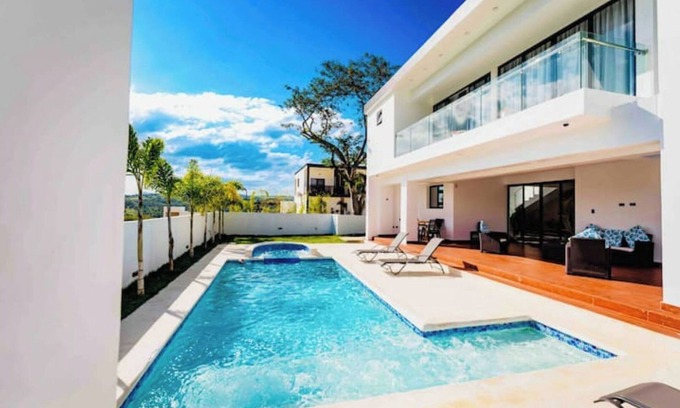 Montellano Villa | Luxury Tropical Paradise Villa, 4 bed. W Pool