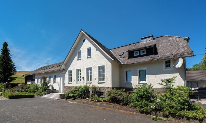 Deifeld House | Luxury vacation villa for large groups, companies or weddings in the heart of Sauerland