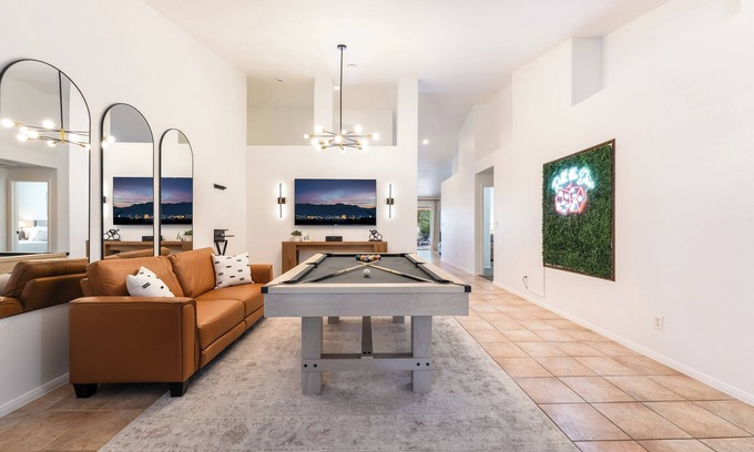 Las Vegas House | Luxury Vegas Escape, Pool, Playroom & Master Bedroom Suite/w Jacuzzi Tub