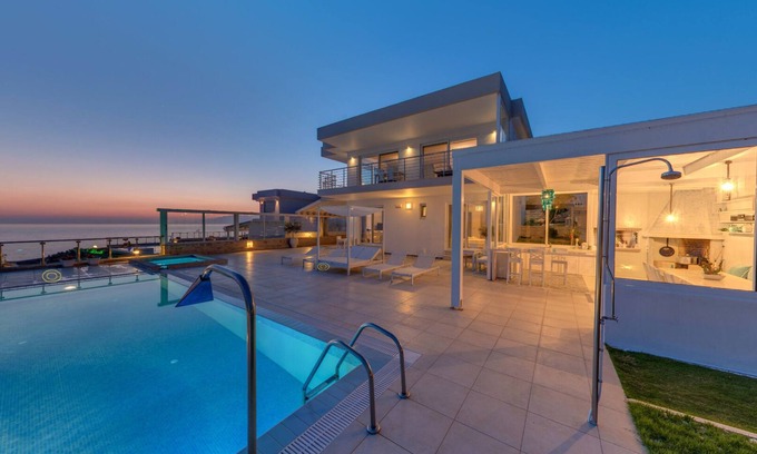 Kalamaki Villa | Luxury Villa Delfini Kalamaki Seaside Pool Jacuzzi Wi-Fi, Smart HOME