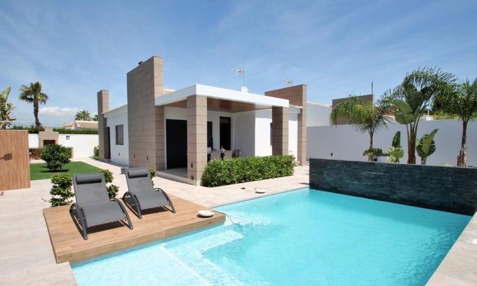 La Siesta Villa | Luxury Villa