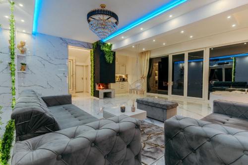 East Sarajevo Villa | Luxury Villa House with Private Pool, Jacuzzi & Sauna- Sarajevo Trebevic