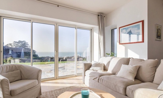 Carolles Cottage | Luxury Villa in Carolles, sea view, 4 bedrooms