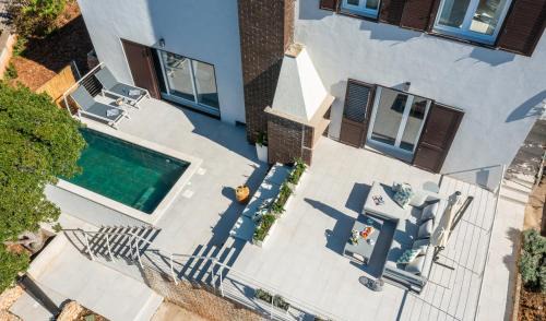 Supetar Villa | Luxury Villa Mila for 8 Persons, Free Parking, 800 m from center of Supetar