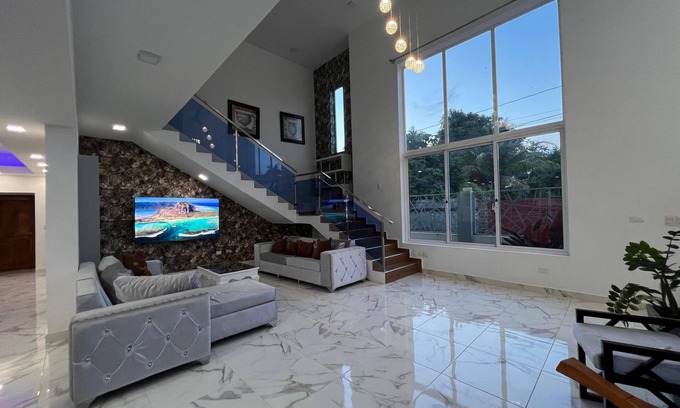 LAS CAOBAS House | Luxury villa - Swimming Pool 4 Bed Room in City Center Puerto Plata!