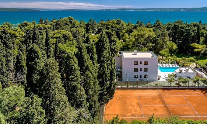 Kastela Villa | Luxury Villa Velvet Bourbon Split with Private Pool and jacuzzi by the sea