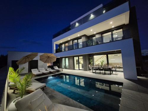 Srima Villa | Luxury Villa Vesper- Private Heated Pool, Hot Tub, Rooftop terrace