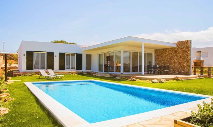Coves Noves Villa | LUXURY VILLA WITH AWESOME SEA VIEWS