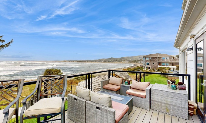 Seaside House | Luxury water-front home w/amazing ocean views - just steps to the beach