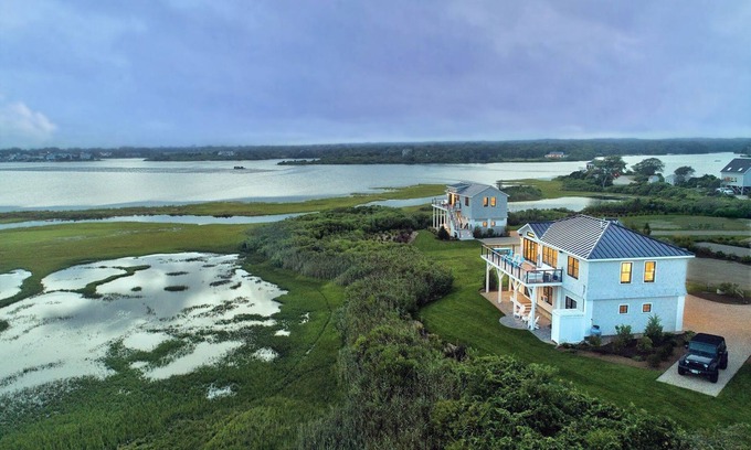 Snug Harbor House | Luxury Waterfront Retreat