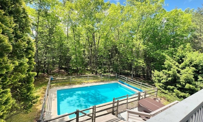 Mount Marion House | Luxury Woodstock Retreat: Hot tub & heated pool! Family & Group friendly