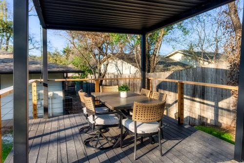 Barton Hills House | Luxury Zilker Home Pool Hot Tub and 2 Kitchens