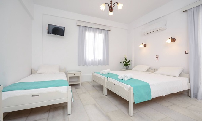 Old Town Naxos Hotel | "Lygdamis Hotel" triple studio in the heart of Naxos