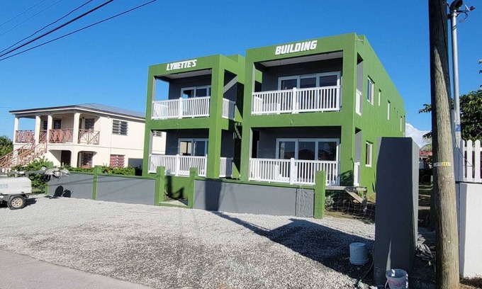 Charlestown Apartment | Lynette's Modern Retreat