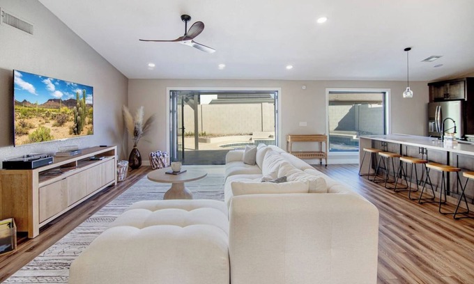 Greenbriar East House | Lyx Desert Villa - Private Pool