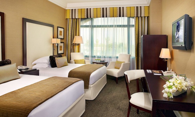 Garhoud Hotel | Mövenpick Grand Al Bustan Dubai