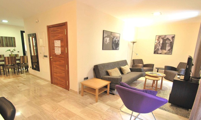 El Arenal Apartment | M2. 2 bedrooms Apartment with Balcony/WIFI/Air Conditioning/Kitchen in Historic Center