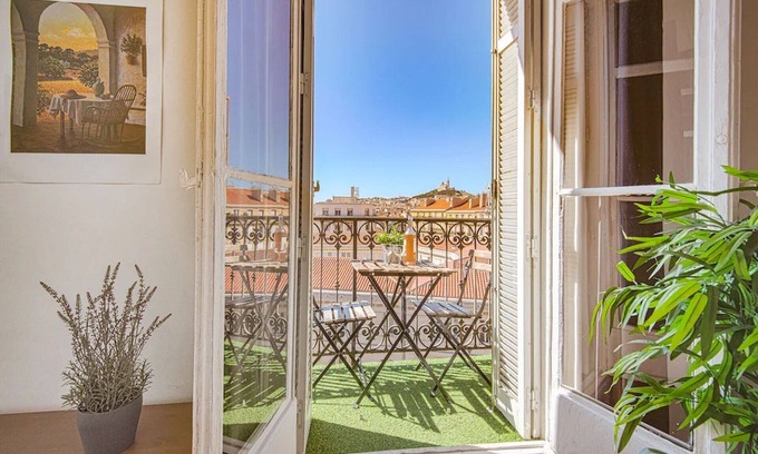 Les Grands Carmes Apartment | Maï Homes - Le Belle Vue
