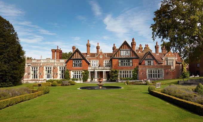 New Forest District Hotel | Macdonald Elmers Court Hotel