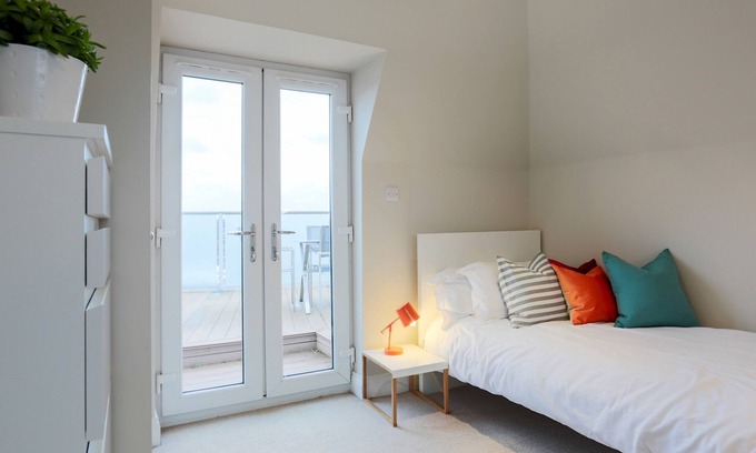 Balham Apartment | Madison Hill - White Hill House 5 - 3 bedroom flat