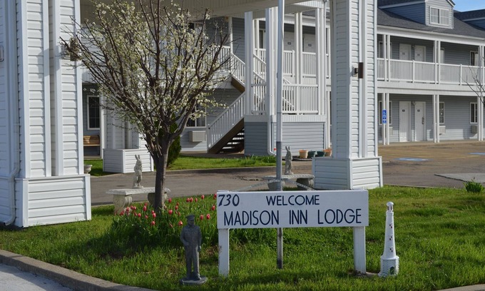 Fredericktown Hotel | Madison Inn Lodge