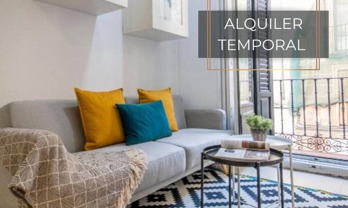 Barrio de La Latina Apartment | Madrid de los Austrias I-Apartment in Historical Madrid