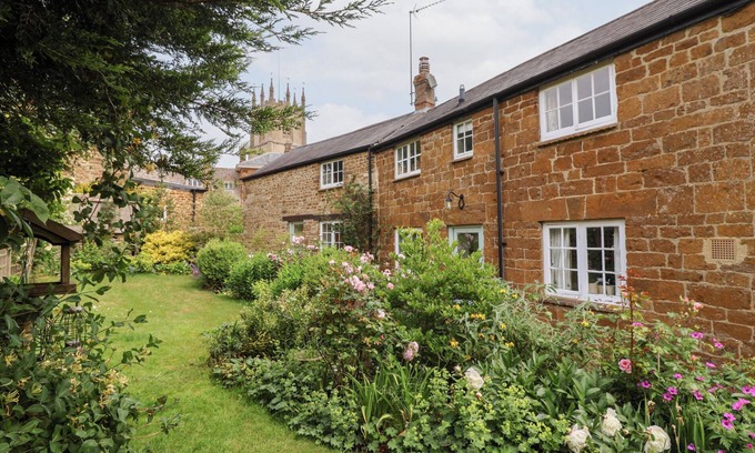 Hook Norton Cottage | MAGDALEN COTTAGE, family friendly, with a garden in Hook Norton