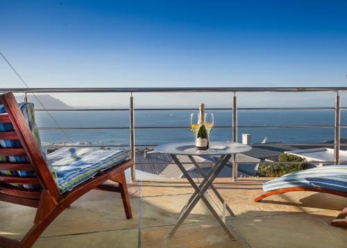 Simon's Town House | Magellans Hotel