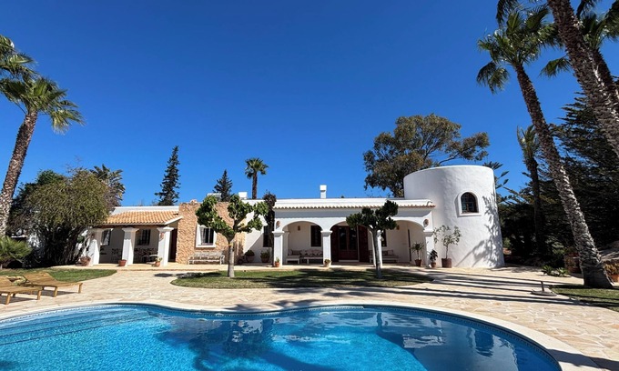 Sant Miquel de Balasant Villa | Magical Ibicencan house surrounded by nature and peace. Ideal for families and groups.