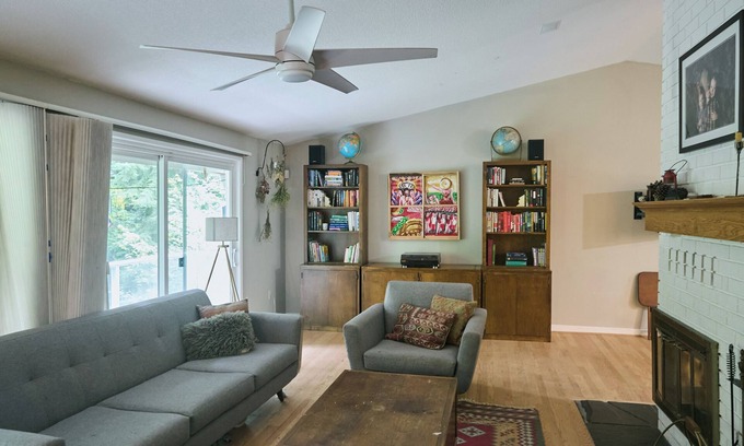 Battle Ground Other | Magical Woodland Retreat in Battle Ground 6-bedroom farmhouse with fitness room