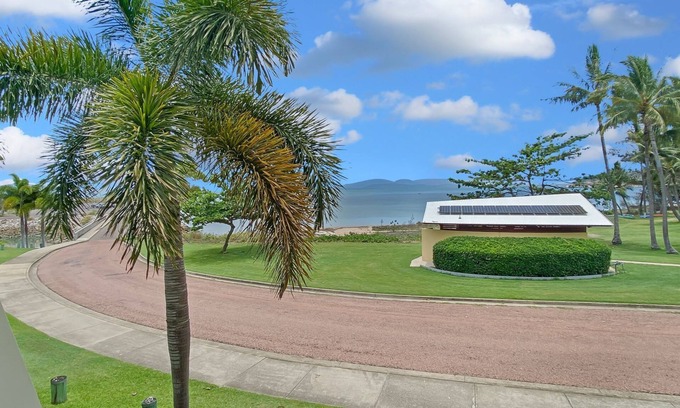 Nelly Bay Apartment | Magnetic Docks Townhouse 8