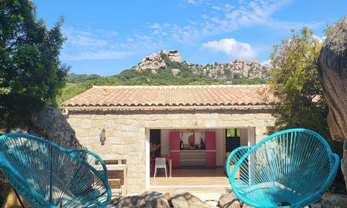 Pianotolli-Caldarello Villa | Magnificent renovated sheepfold set between rock and scrubland.