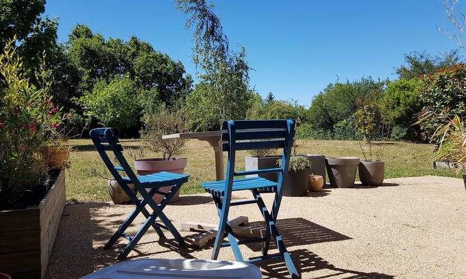 Reze Apartment | Magnificent 48 M² With Garden