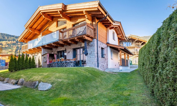 Walchen Ski Chalet | Magnificent chalet with wellness and bar