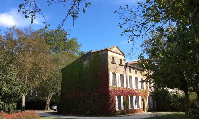 Ricaud House | Magnificent Maison de Maitre in a wonderful private parkland with a heated pool.