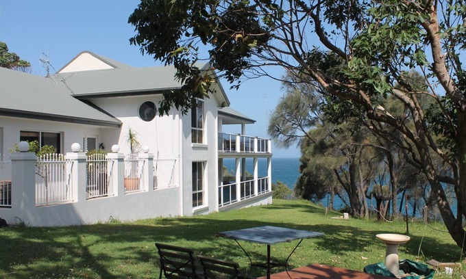 Malua Bay House | Magnificent Ocean Living Malua Bay