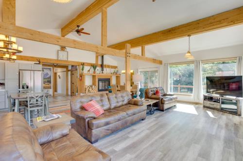 Ridgway House | Magnificent Ouray Home with Deck and Mountain Views!