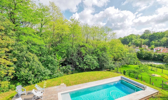 Hendaye Villa | MAGNIFICENT VILLA WITH HEATED POOL + 5-10 MINUTE WALK TO THE BEACH