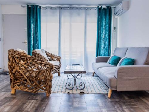 Balaruc-les-Bains Apartment | Magnifique T2 avec balcon et animaux admis - FR-1-503-143