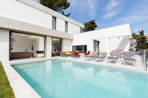 Perier Villa | Magnifique Villa d’Architecte & Piscine à débordement