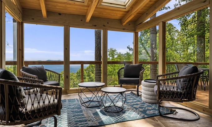 Asheville Cabin | Magnolia Mountain | Views, Jetted Tub, Near Parkway + Biltmore Pass Included