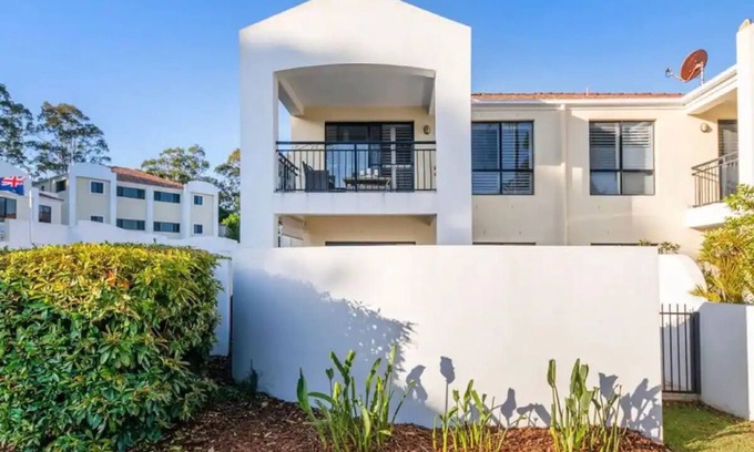 Gold Coast House | Magnolia on Hope Townhouse at Hope Island Queensland