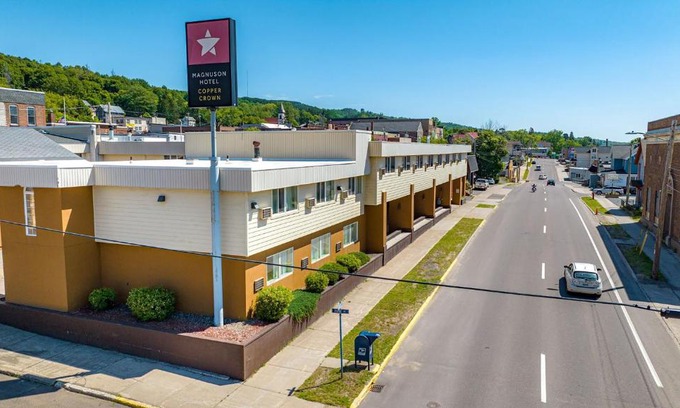 Hancock Hotel | Magnuson Copper Crown