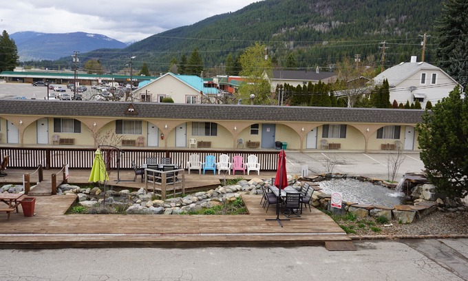 Creston Hotel | Magnuson Hotel Creston