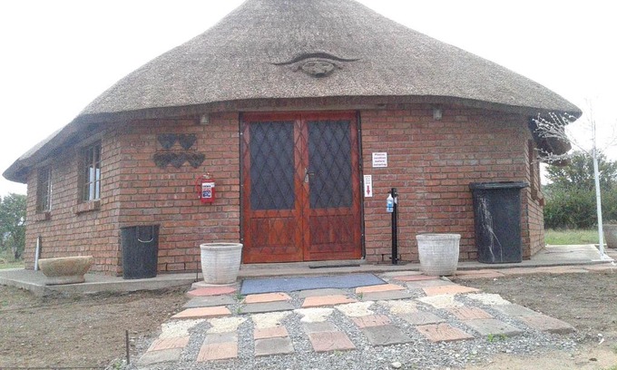 Komani Bed & Breakfast | Maidenhead Farm Lodge