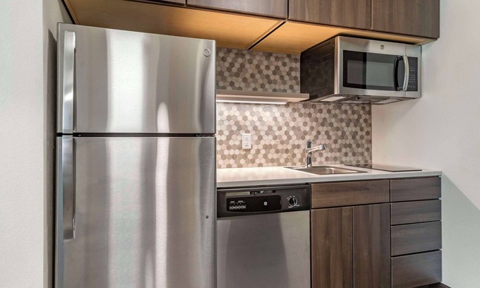 Franklin Hotel | MainStay Suites Milwaukee/Franklin