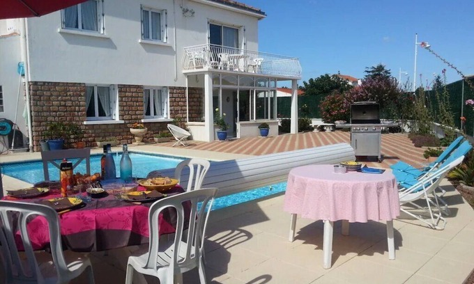 La Faute-sur-Mer Villa | Maison à La Faute sur mer - A 500m du Centre Ville et des Plages Avec Piscine